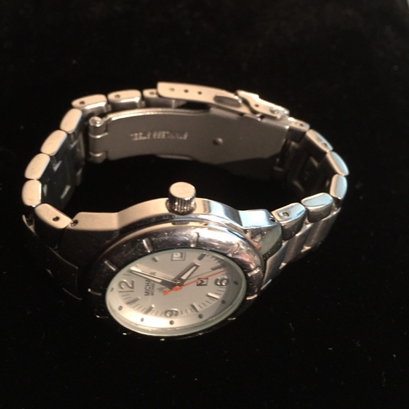 VINTAGE MICHAEL MICHAEL KORS SILVER TONE LADIES WATCH